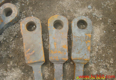 山东*的破碎机锤头---锻打方块