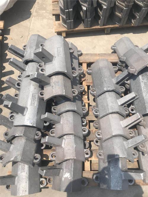 矿山碎石机高铬合金锤头粉碎机锤头制砂机锤头移动破碎机锤头甩锤