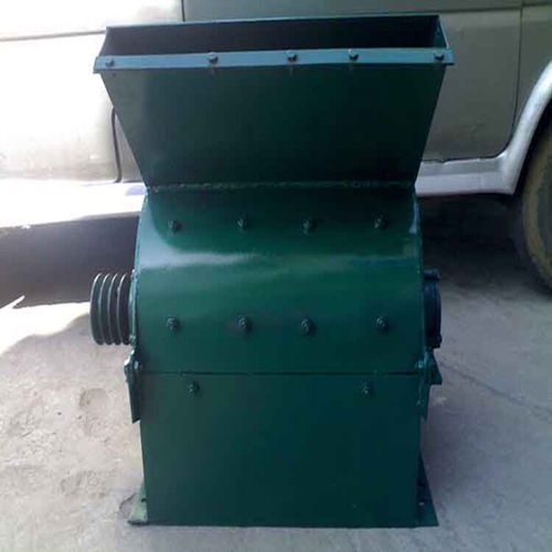 龙钰花生饼粉碎机,豆饼破碎设备
