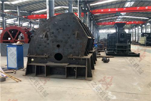 破碎机的锤头可分为铸造和锻造