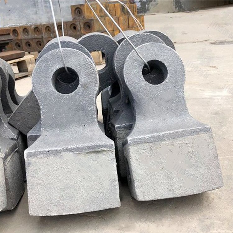 复合破碎机锤头、合金反击破板锤、锰钢锻造榔头等矿用粉碎配件铸造件全解析