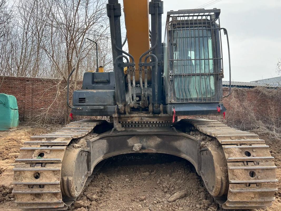 二手徐工490挖掘机带195破碎锤及铸造件转让，机会难得！