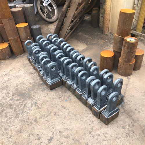 矿山锤式破碎机锤头 碎石机耐磨锤头的关键角色与选型指南