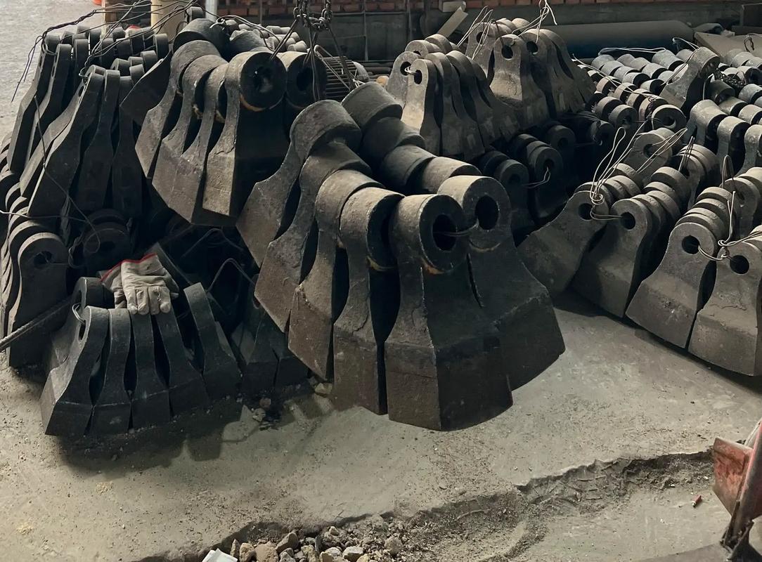 厂家直销热复合锤头 矿山破碎机核心配件的革新与选择